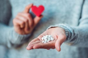 脖子疼睡觉要用枕头吗