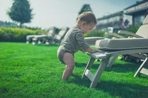 袜子可以套宝宝手上吗