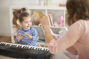 小孩子可以吃鲫鱼鱼籽吗