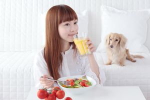 产后脱发是缺铁吗