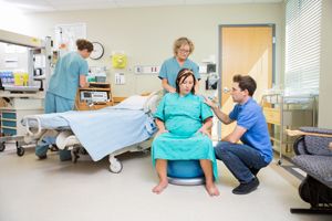 怀孕剖腹产疼还是侧切疼