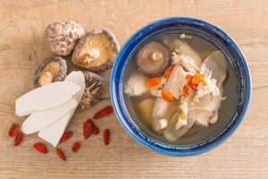 坐月子喝乌鸡分公母吗