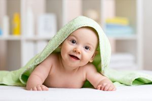 初生婴儿吃手指正常吗