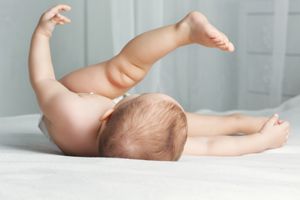 八月大婴儿力气大怎么回事