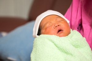 断奶时怎样保持乳房大