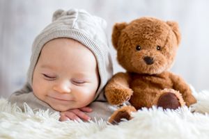 新生婴儿拉绿屎怎么回事