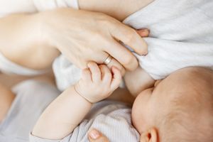 八个月婴儿大便干燥吃什么辅食好