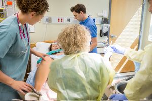 女人生宝宝顺产和剖腹产哪个对身体好点