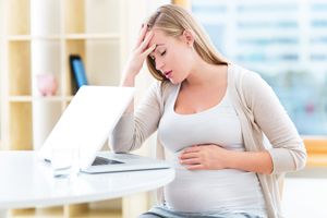 孕妇乳房下刺痛是怎么回事