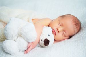 婴儿脐带脱落后肚脐鼓是怎么回事